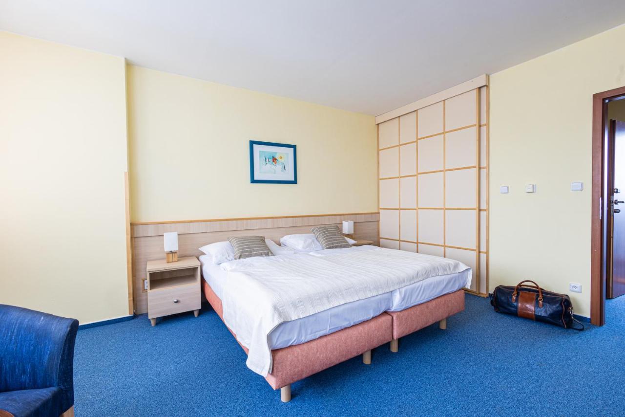 Hotel Petrovy Kameny Karlova Studánka Kültér fotó